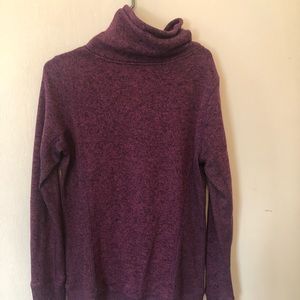 Turtleneck long sleeve pull over